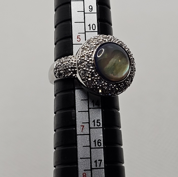 Vintage Mother of Pearl Sterling Silver Diamond Ring Size 7! - Picture 6 of 7